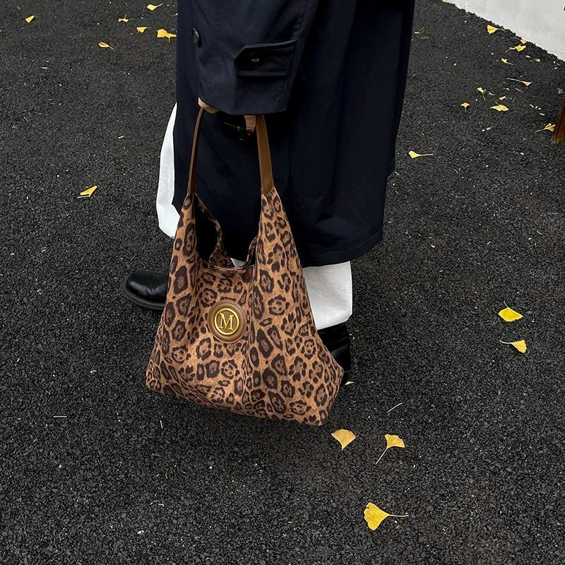 2025 Winter New Fashion Casual Togs Faux Suede Solid Color Large Capacity Shoulder Bags Durable Daily Commuting Women's Handbags - Tara's Tiny Treasures