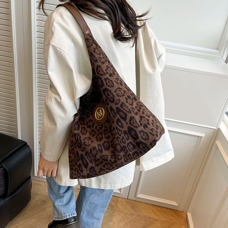 2025 Winter New Fashion Casual Togs Faux Suede Solid Color Large Capacity Shoulder Bags Durable Daily Commuting Women's Handbags - Tara's Tiny Treasures
