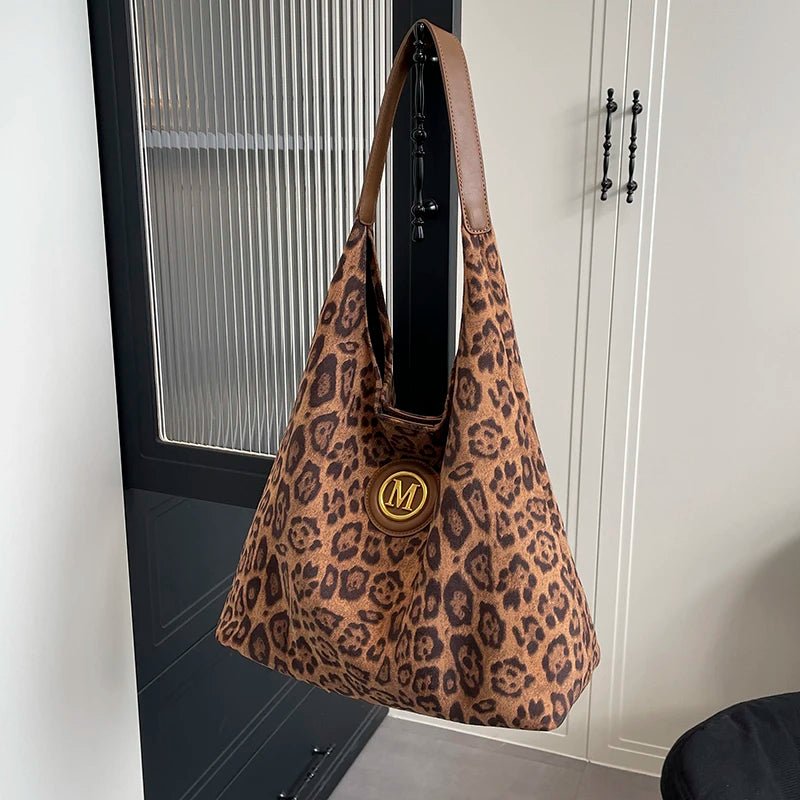 2025 Winter New Fashion Casual Togs Faux Suede Solid Color Large Capacity Shoulder Bags Durable Daily Commuting Women's Handbags - Tara's Tiny Treasures