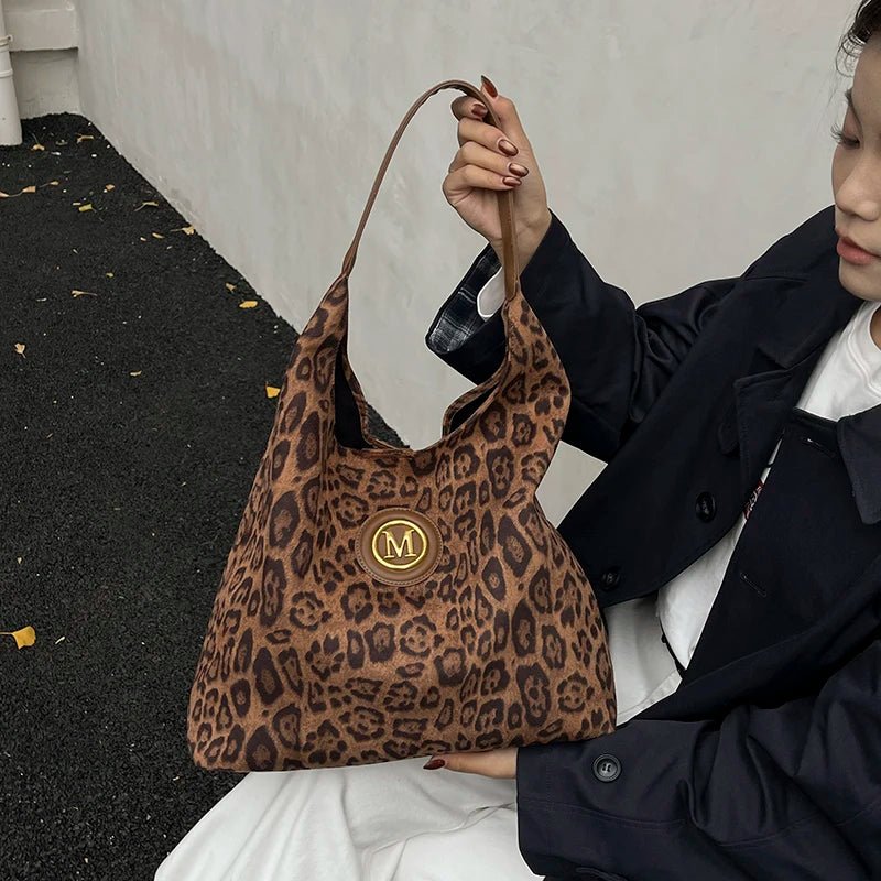 2025 Winter New Fashion Casual Togs Faux Suede Solid Color Large Capacity Shoulder Bags Durable Daily Commuting Women's Handbags - Tara's Tiny Treasures