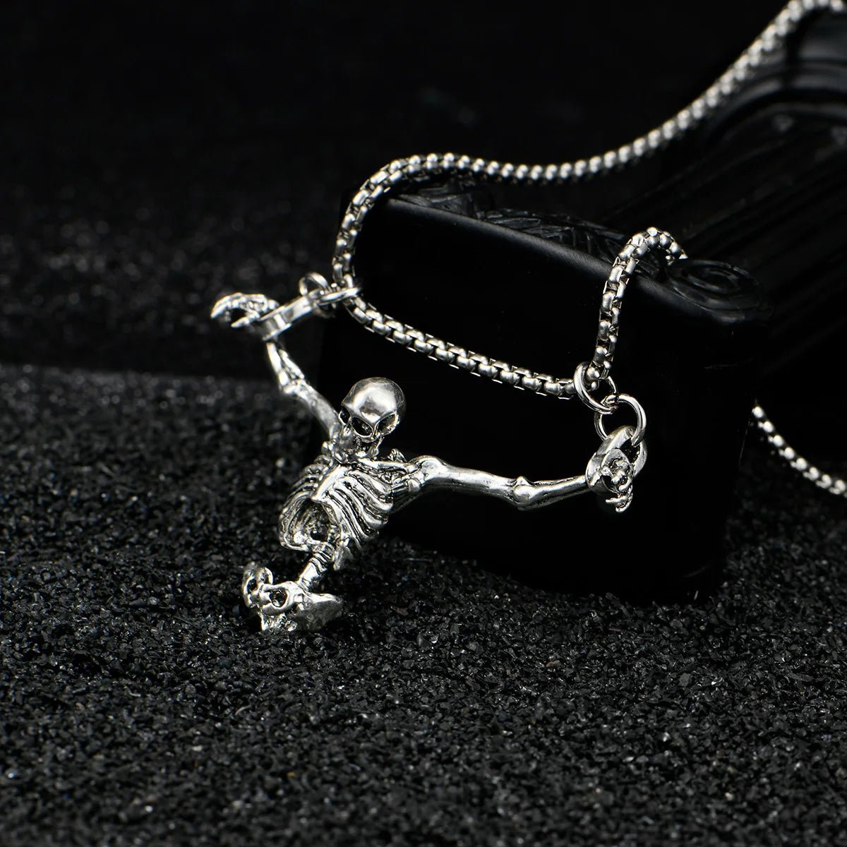 A Fashionable and Creative New Halloween Punk Style Skull Necklace Halloween Gift - Tara's Tiny Treasures