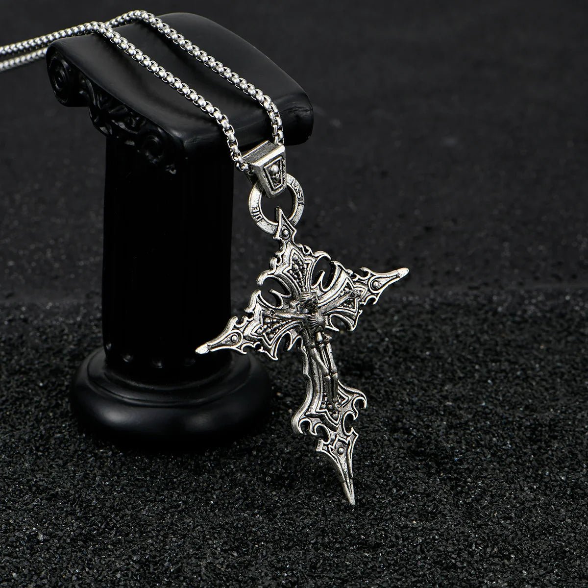 A Fashionable and Personalized Retro Gothic Nail Cross Skull Cross Pendant Necklace Halloween Necklace - Tara's Tiny Treasures