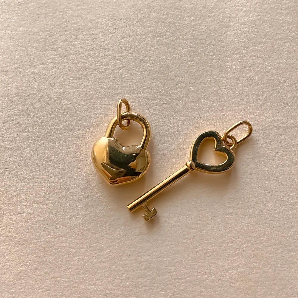 eManco Stainless Steel Heart Key Charm Shiny Rhinestones High Quality Metal, Women's DIY Necklace, Bracelet and Jewelry Making - Tara's Tiny Treasures
