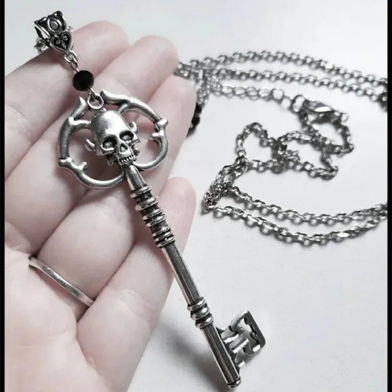 New Antique Silver Skeleton Key Necklace Creativity Pendant Charm Statement Punk Jewelry Novelty Grunge Gothic Halloween Gift - Tara's Tiny Treasures