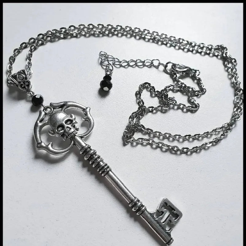New Antique Silver Skeleton Key Necklace Creativity Pendant Charm Statement Punk Jewelry Novelty Grunge Gothic Halloween Gift - Tara's Tiny Treasures